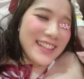 笑顔が可愛い制服さんを集団セックス