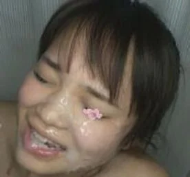 顔射ぶっかけを楽しんでいる‼