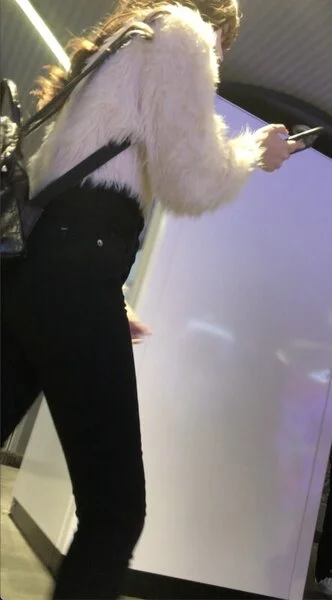 042 ハイウエスト黒スキニーの掴みたくなってしまうプリケツ