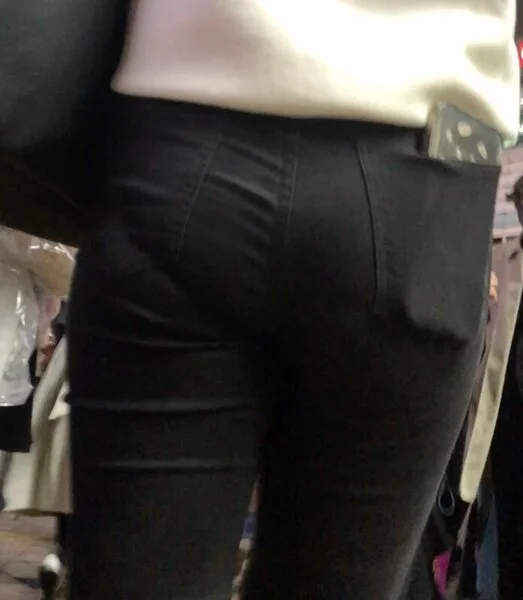 091 ロングブーツのくびれが凄い黒スキニーお姉さん