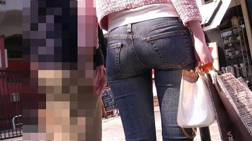 ピタパンお姉さんのムチムチデニムパンツ