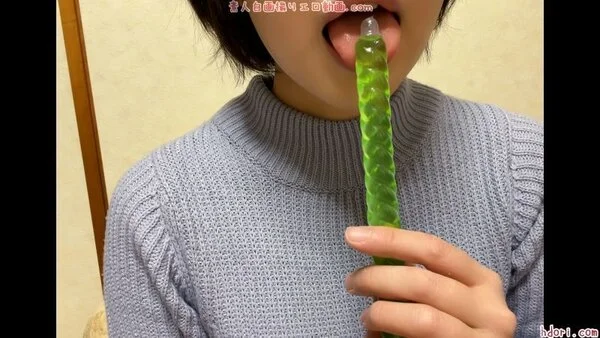 先っちょをペロペロ舐めて疑似フェラしてみたよ♪