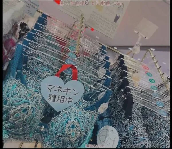 下着売り場に行ってから自分の下着姿を店内■■■で自撮り