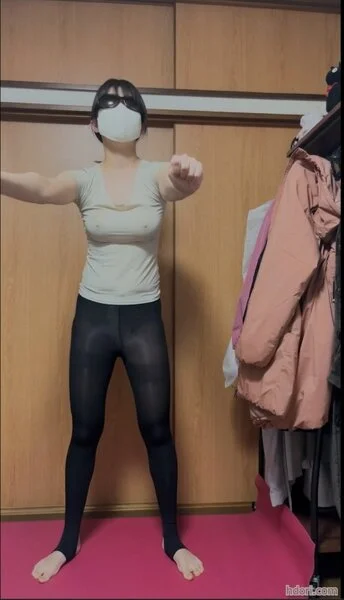 女性のエロい筋トレ中の喘ぎ声