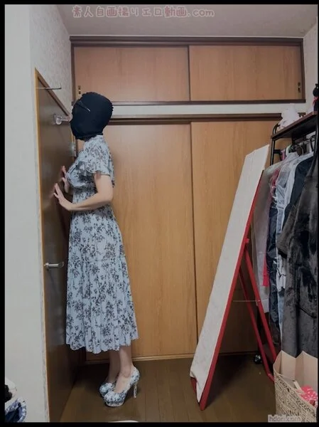 清楚系ワンピースでフェラ ハイヒール履いておすましディルドフェラ