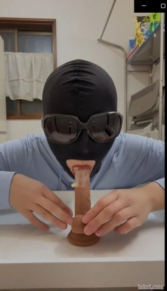 ぬるぬるフェラ マヨでディルドをオイル塗れにして口淫