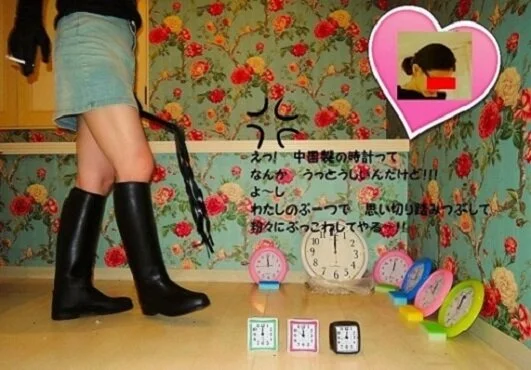 悪女MAYA女王様が大量の時計を粉々になるまで踏み潰す!!