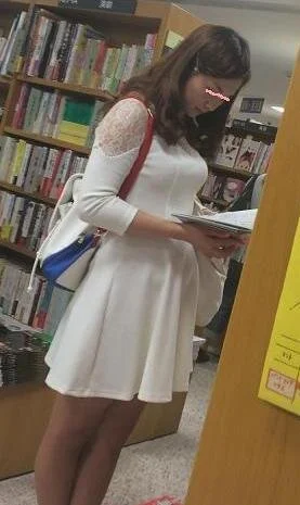 【逆さpart4】本屋美人JDミニスカ生P!スタイルめっちゃいい!