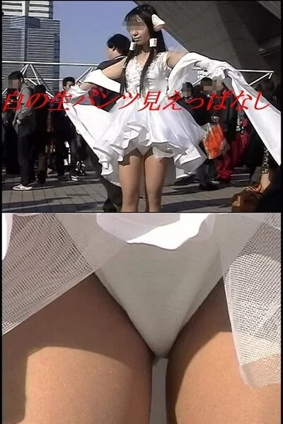 コスプレイヤーのパンチラ 白の生パンツ見えっぱなし