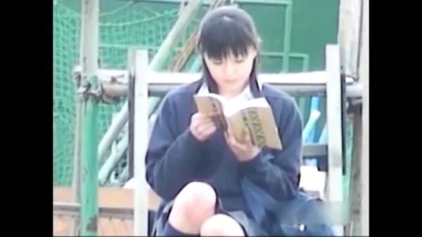 【素人パンチラ】かわゆいポニテっ娘