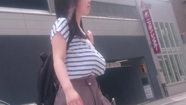 【乳テント】4-2 スカートに乗ってる爆乳ちゃん 其の2