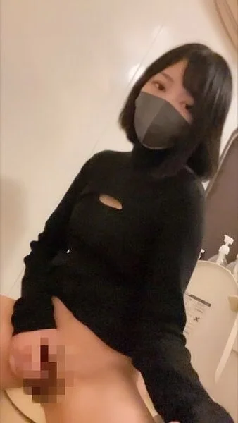 【素人】黒ニット白肌エロスレンダー美女_声を我慢しながらクリ苛めイキ