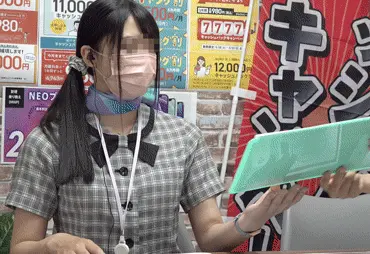 05某携帯ショップ 黒髪クールビューティー店員さん..陰毛透け透けレースショーツ