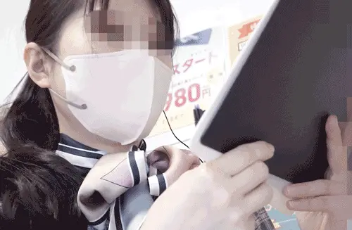 10大人清楚な美人店員さん♡むちむちおちりに食い込んだピンクショーツ&美乳激写し