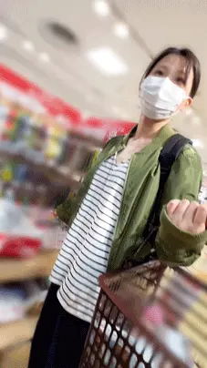 胸チラ動画08 雑貨屋/若ママさん遭遇!窃視に気づかずぷっくり乳首まで激写!