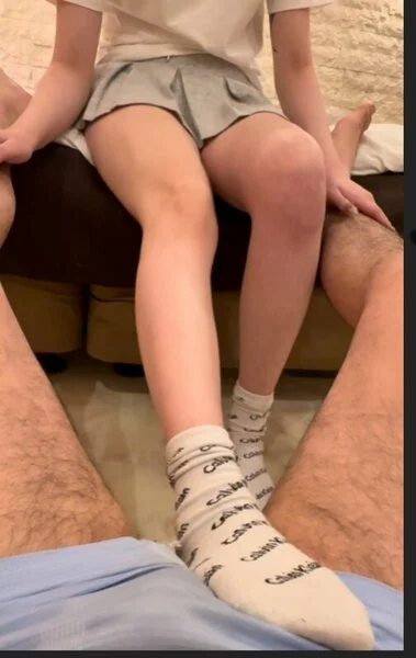 ドSキャバ嬢みぃ〜ちゃんの金玉踏みつけ金玉パンチ