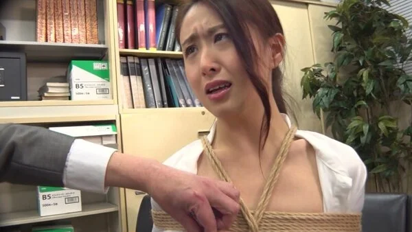 顔面崩壊・鼻フック責メノ図 #021