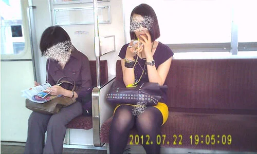 【セット】レギンス越しのデルタ 縦線までくっきり 純白パンティ丸見え(ミニスカな