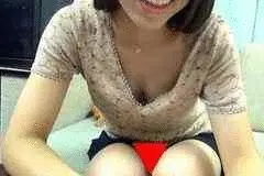 口元も胸元も股間もユルい後輩OLパンチラ&胸チラWチラで乳首見えた!![038]
