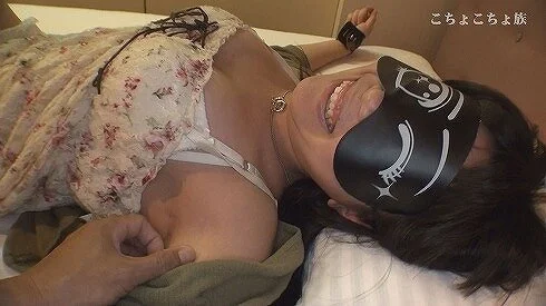 こちょこちょ族 黒髪素人巨乳Fカップ敏感娘 19歳 みぃこ お買い得セット!