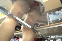 某リサイクルショップ試着用ガラス椅子逆さ撮り映像【024】