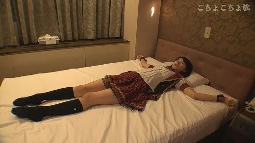 こちょこちょ族 黒髪9頭身現役モデルはウルトラ敏感美■■ るりあ 20歳 AKB