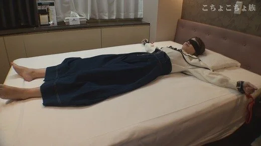 こちょこちょ族 令和イマドキ無理無理娘 みずき 19才 私服編