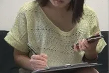 【■■File.040】化粧品モニターバイト地味っ娘JDの胸チラ&乳首チラ映像を