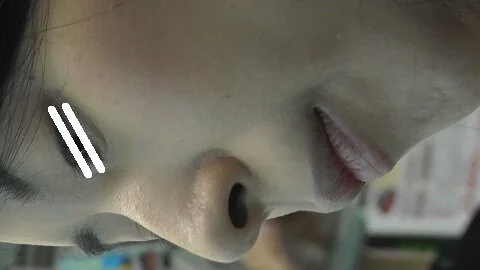 どアップ舐め撮り? 通勤途中の美女の顔が画面いっぱいに!Full HD AVC/