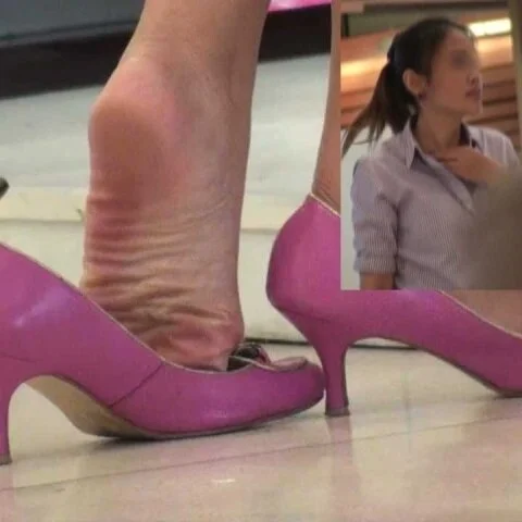 【HD動画】ショップ店員のパンプス脱ぎと足の裏