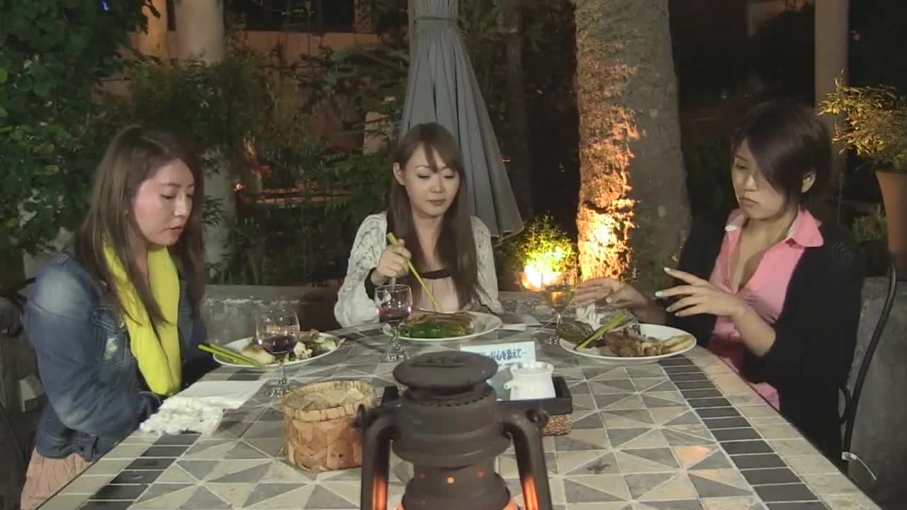 仲良し3人　伊豆でいやぁーん　解放TRIP!! サンプル画像 15