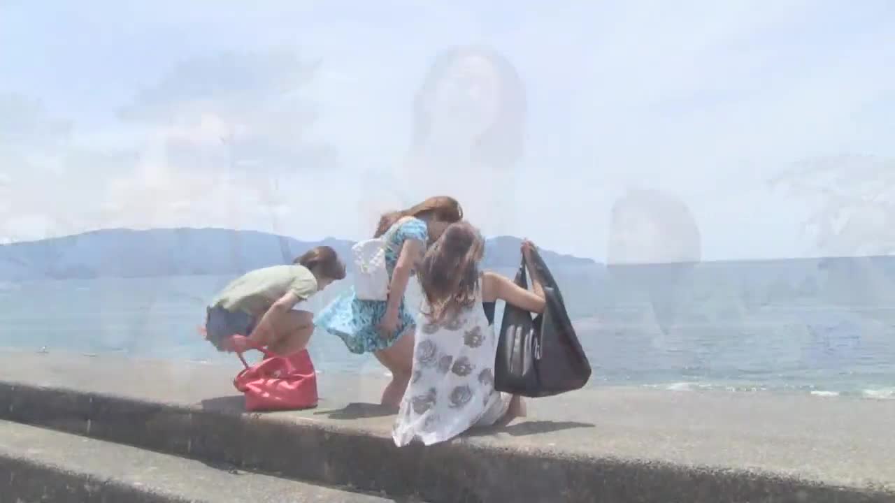 仲良し3人　伊豆でいやぁーん　解放TRIP!! サンプル画像 2