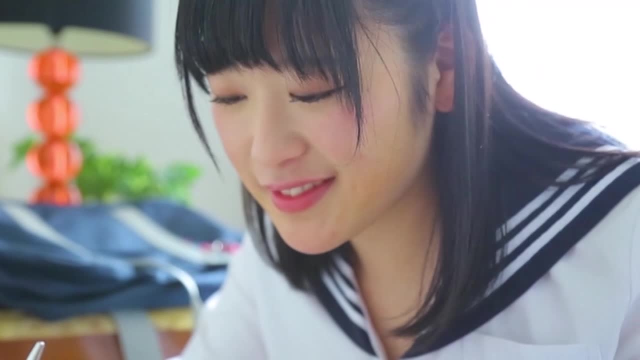 ハミだし！飛び出し！Hカップ/和泉ひなの サンプル画像 1