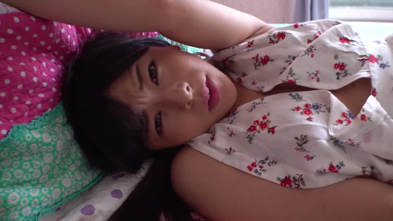 斎藤玲香  脱いだら巨乳だった！お嬢様大学に通う18歳清楚系美女デビュ サンプル画像 6