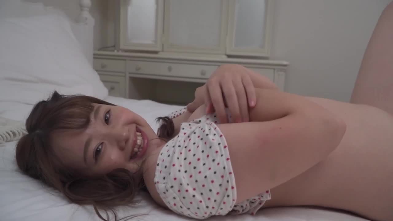 今はもう高〇生 子役時代は順調でした/磯山もも子 サンプル画像 1