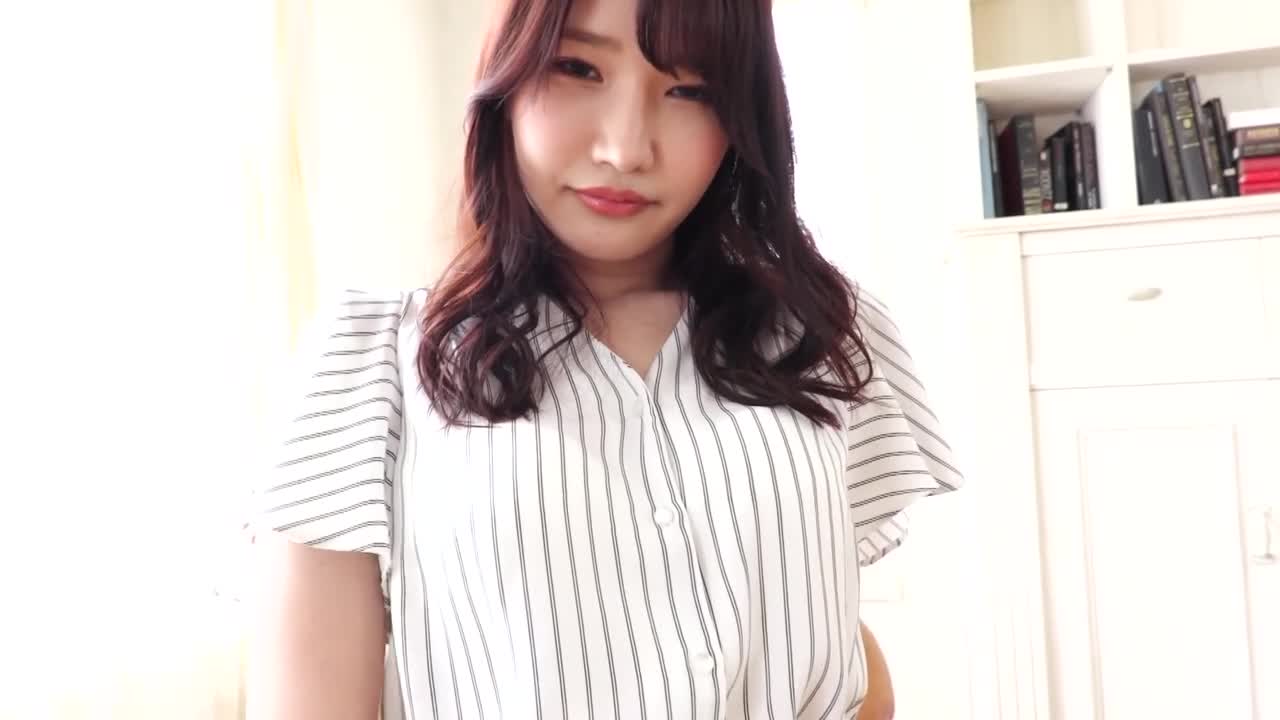 港区で見つけた会員制ラウンジ女子着エロデビュー！/長濱紗里 サンプル画像 1