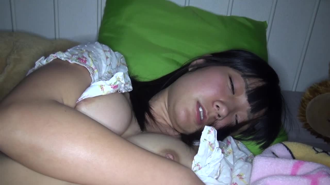 黒髪ストレートな和風美少女～見事に茂った陰毛を掻き分けて陥没乳首を勃起させたいんや！～ / 三田友希 サンプル画像 12