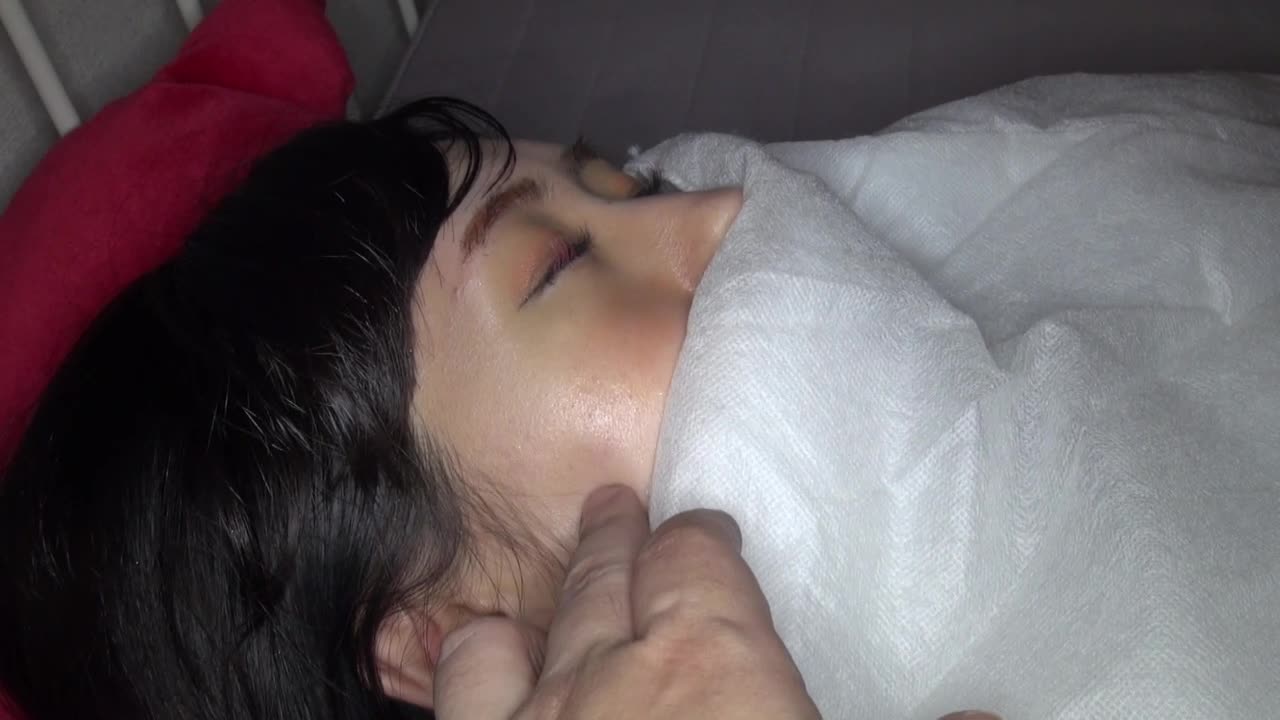 ちっちゃいお口で一生懸命咥えるウブっ娘マダム～ナイスマダムの初々しいさに性欲最高潮！/北村景子 サンプル画像 9