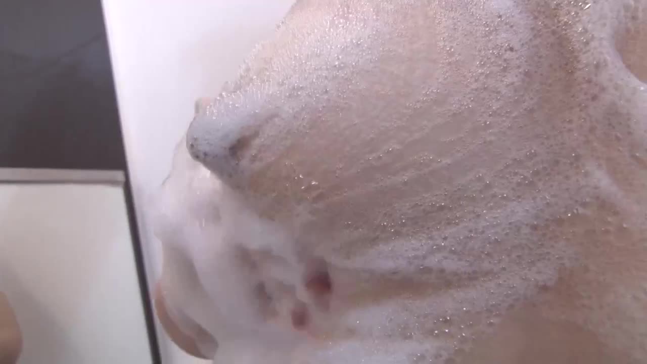 美乳と巨乳を持ち合わせた豊満熟女～久々に味わう交接にあり余る性欲を解放！/杉村彩 サンプル画像 15