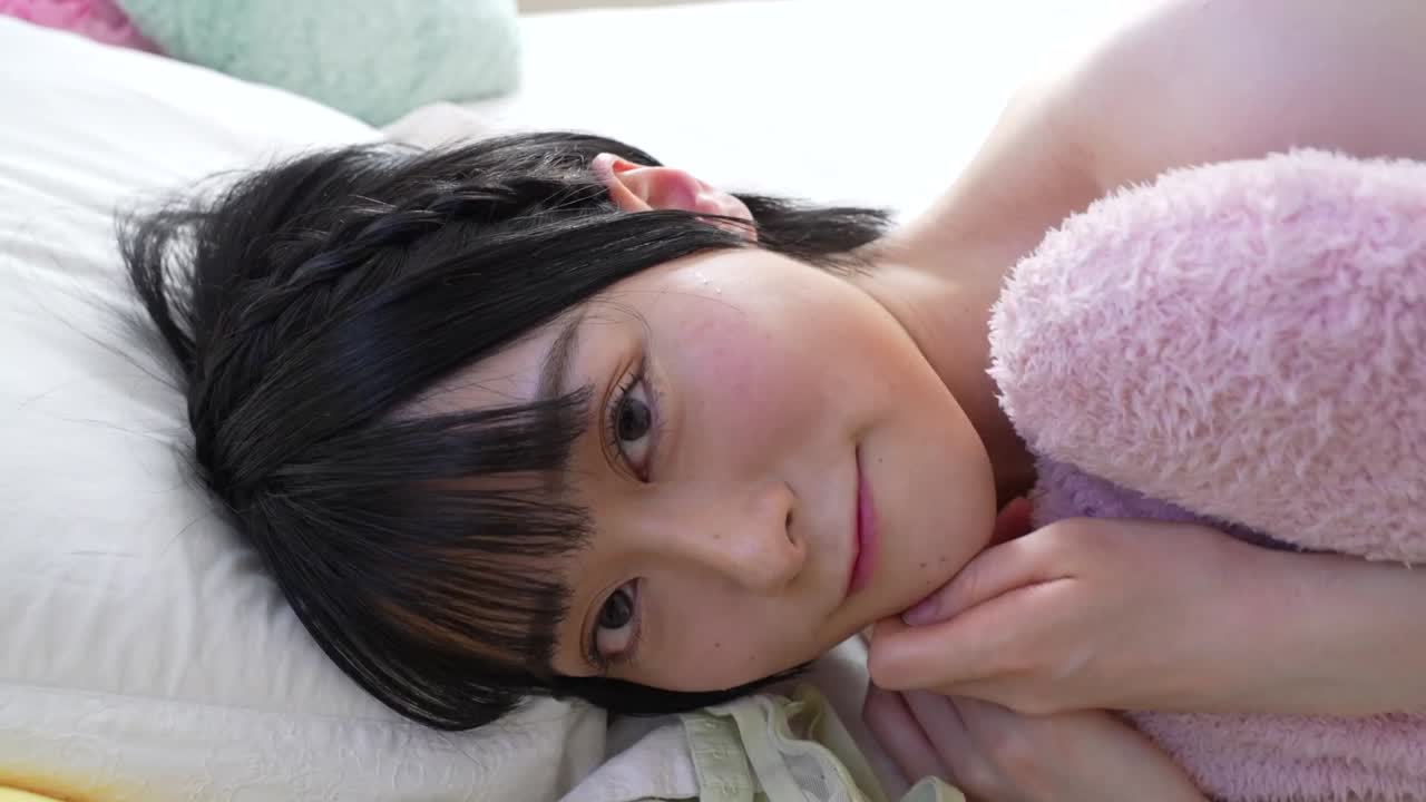 矢崎彩菜  ショート美女子の恥ずかしアナル サンプル画像 1