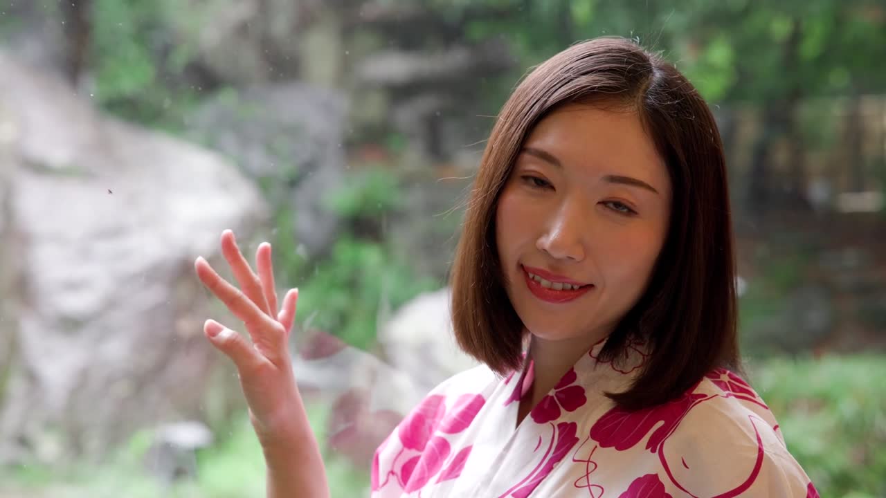 中村麻友子  エロティック温泉III サンプル画像 1