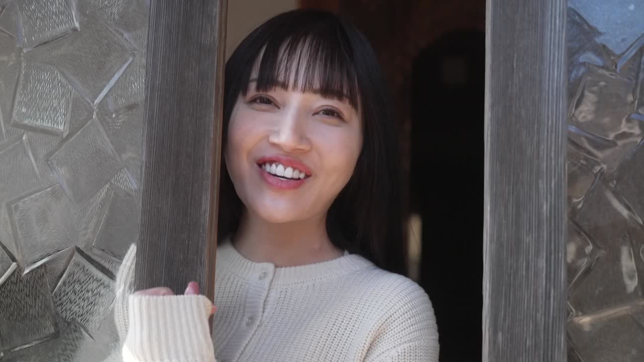 新藤まなみ  濡れるまなざし サンプル画像 1