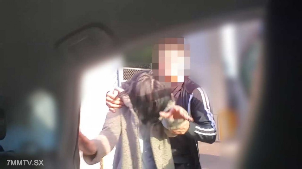 fc2-ppv 4596404 【個人】敏感妻 義理のち ちに借金を背負わされるも される快楽は忘れられず嫌がりながらもはじめての３Pで中出し３連続 {