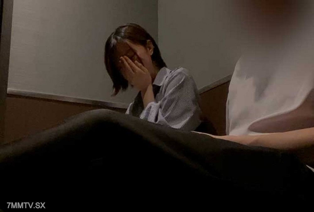 FC2-PPV 4597518 【ひゃあっ！】18歳バレー部**に人生初のフルボッキチンポを見せつけて手コキフェラしてもらいましたｗ {
