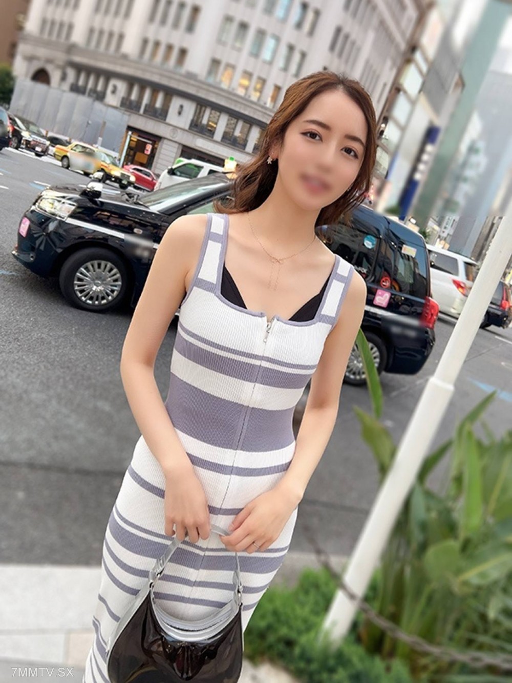FC2-PPV 4601612 ※初回数量限定※【人妻・中出し】アプリで知り合った可愛すぎる奥様・みさきさん30歳★SEXレスな冬眠まんこを生ちんぽで雌汁まみれにしました {