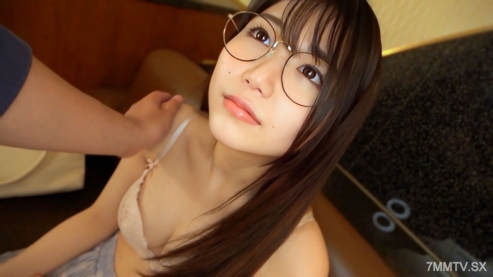 FC2-PPV 4631457 名門理科大の華、ここにあり。リケジョ応援中出し。名門大学在学中の偏差値65の天才的19才を撮影。 {
