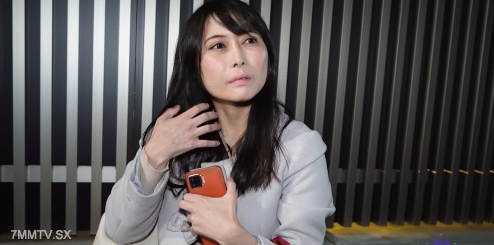 FC2-PPV 4671533 【数量限定】美人主婦NTR！黒デカマラで豪楽MAX！中出しを家に持って帰る{