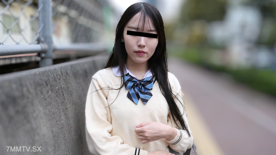 081425_01 制服娘を電車でイタズラ 山下もえか