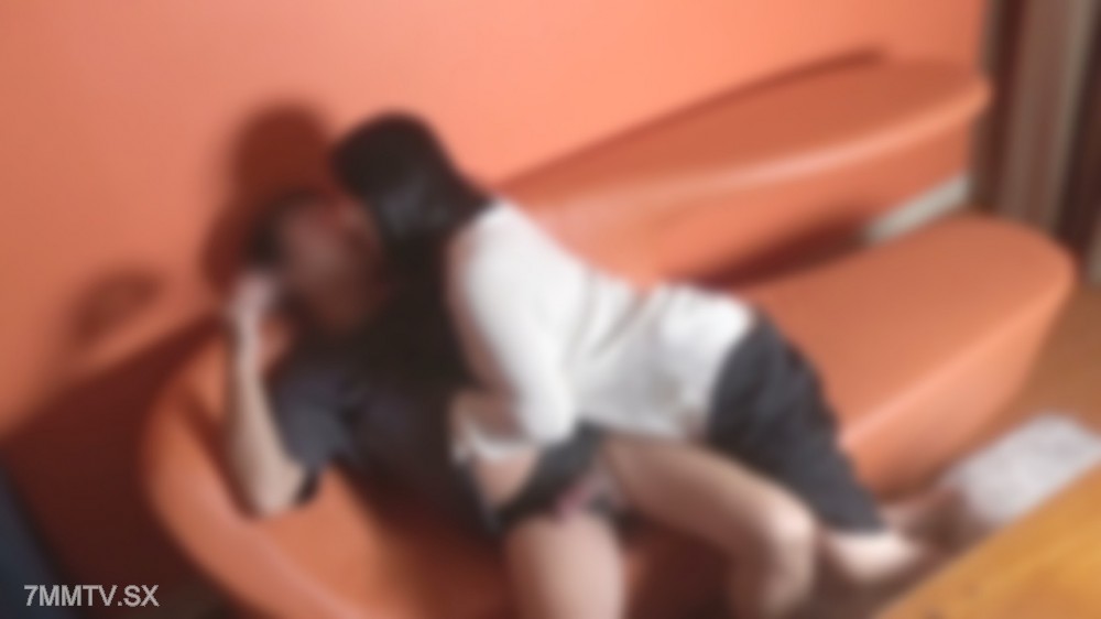 fc2-ppv 4777826 ♡10/19日迄半額【無・完全素人生（なま）ハメ】平日の昼間にボニューをほとばしらせ、快楽をむさぼる45歳のド素人奥さま！座って1分もしないでチンポをいじり始めます！下品なメスになってダメダメ言いなが | FC2コンテンツマーケット
