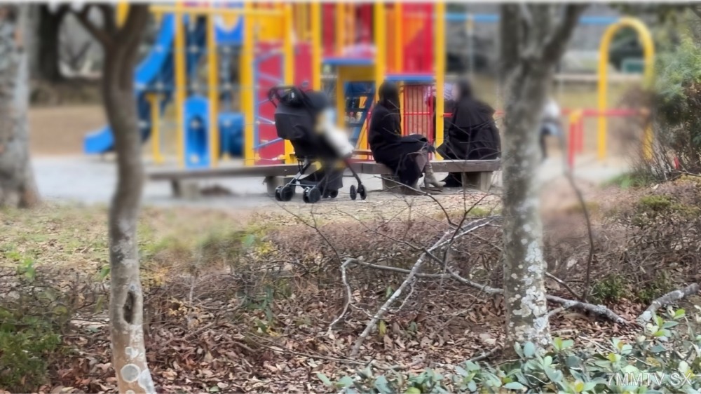 fc2-ppv 4821039 【個人】**友とお〇さんと公園で遊んでいた自称インフルエンサーの奥さんを連れ出し車の中で、、、 | FC2コンテンツマーケット